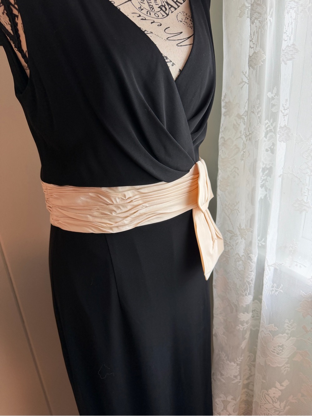 Kay Unger Vintage Black LBD Silk Bow Lined Knee Length Cocktail Dress
